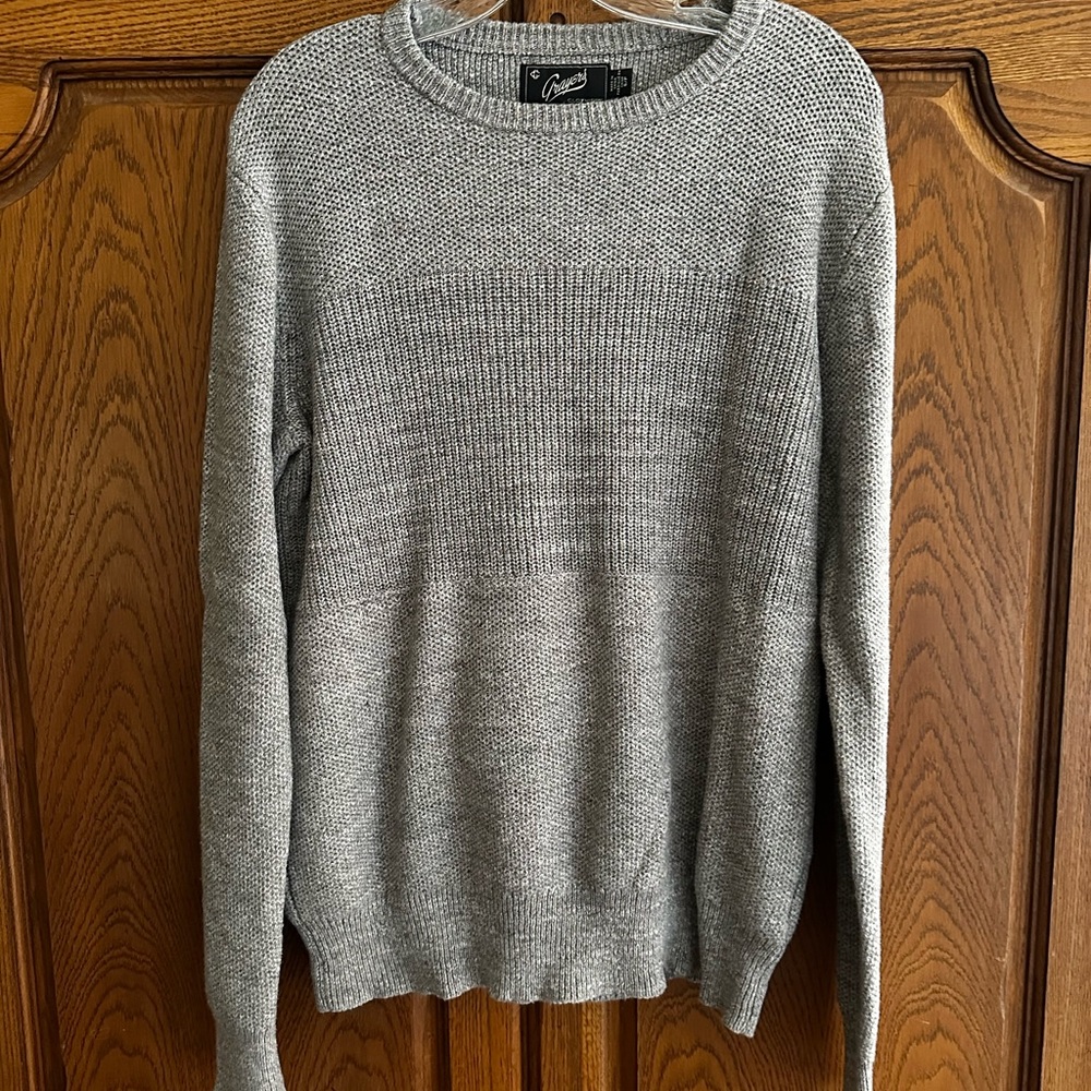Men’s small sweater